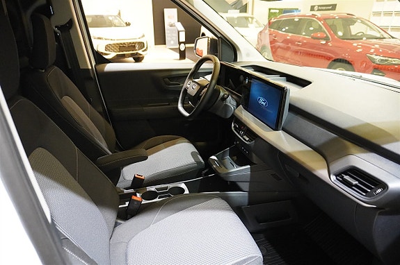 Ford Transit Courier 9 of 10