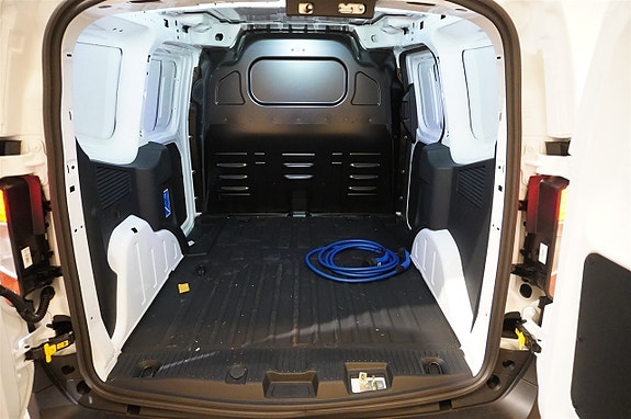 Ford Transit Courier 7 of 10