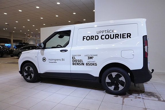 Ford Transit Courier 5 of 5