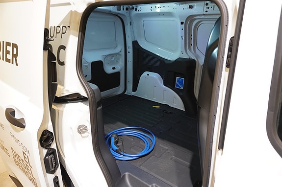 Ford Transit Courier 8 of 10