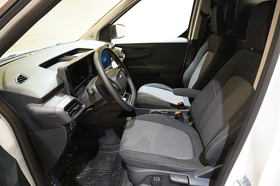 Ford Transit Courier 10 of 10