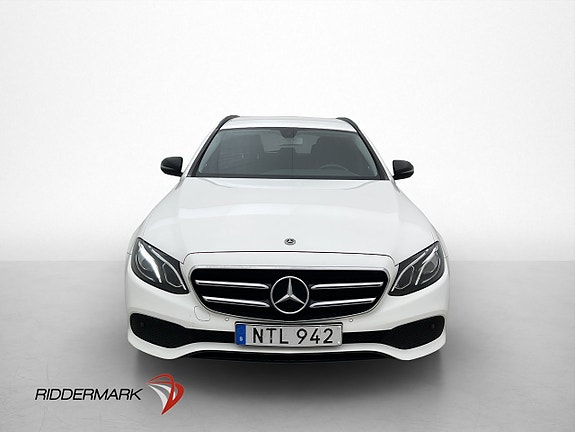 Mercedes-Benz E200 2 of 5
