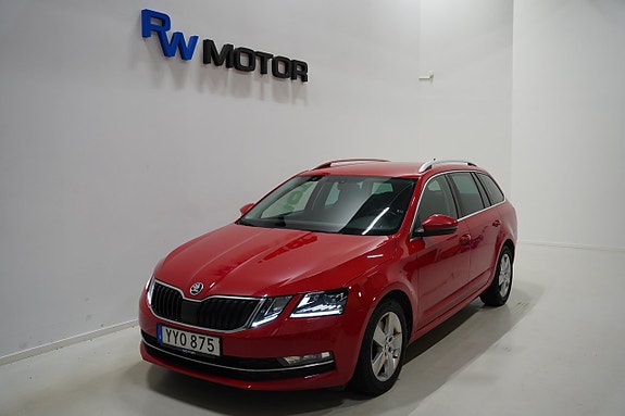 Skoda Octavia 2 of 5
