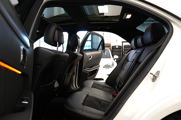 Mercedes-Benz E220 14 of 27