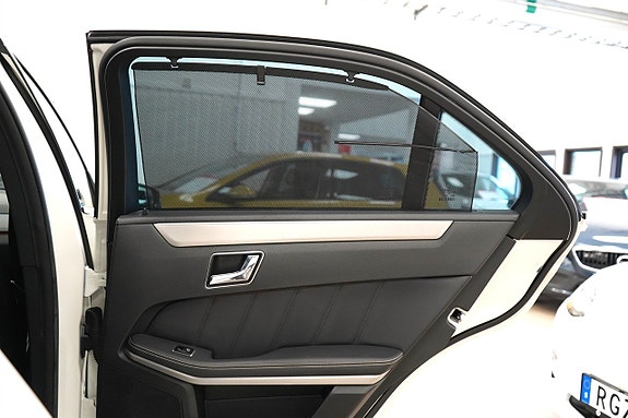 Mercedes-Benz E220 15 of 27