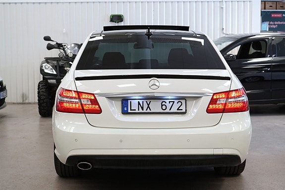 Mercedes-Benz E220 4 of 27