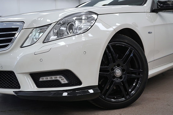 Mercedes-Benz E220 10 of 27