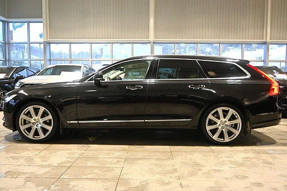 Volvo V90 2 of 5