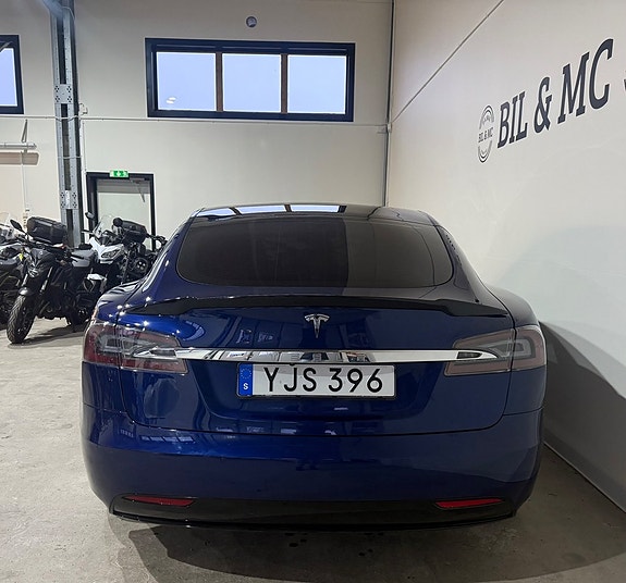 Tesla Model S 8 of 22