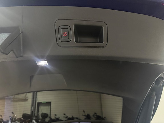Tesla Model S 11 of 22