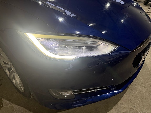 Tesla Model S 21 of 22