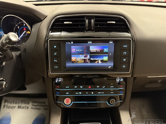 Jaguar F-PACE 12 of 21