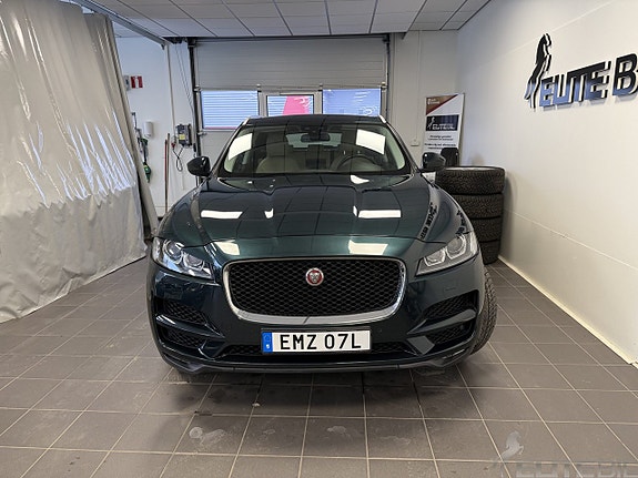 Jaguar F-PACE 4 of 21