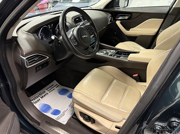 Jaguar F-PACE 5 of 21