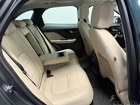 Jaguar F-PACE 16 of 21