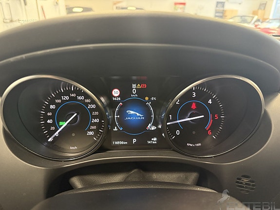 Jaguar F-PACE 9 of 21