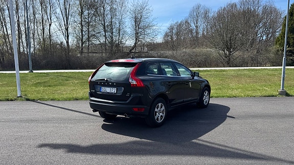 Volvo XC60 2 of 5