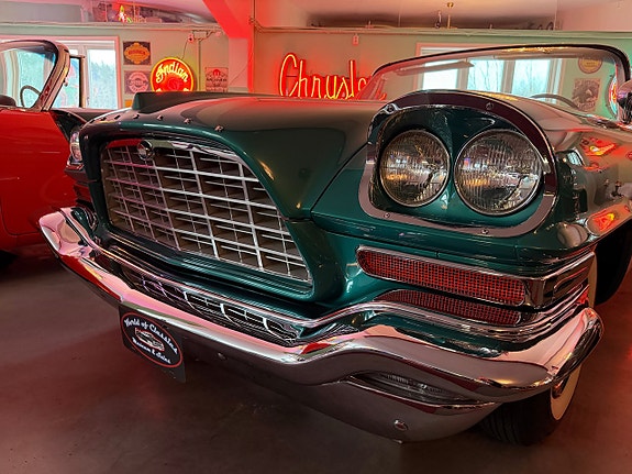 Chrysler 300 3 of 5