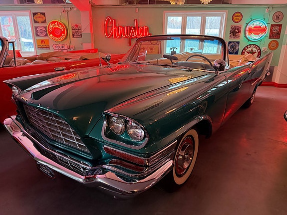 Chrysler 300 4 of 5