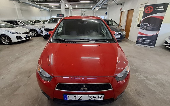 Mitsubishi Colt 8 of 22