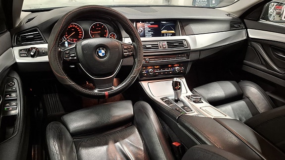 BMW 520d 2 of 5
