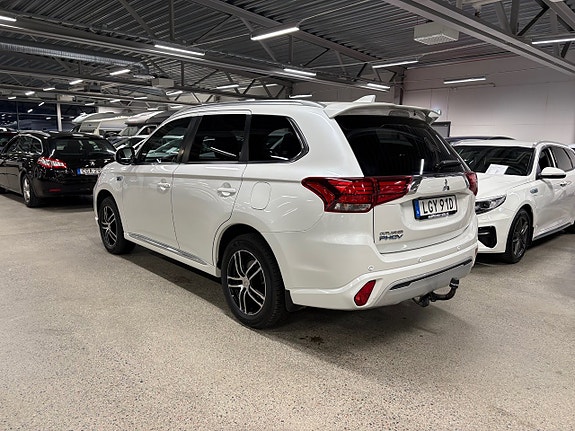 Mitsubishi Outlander 3 of 5