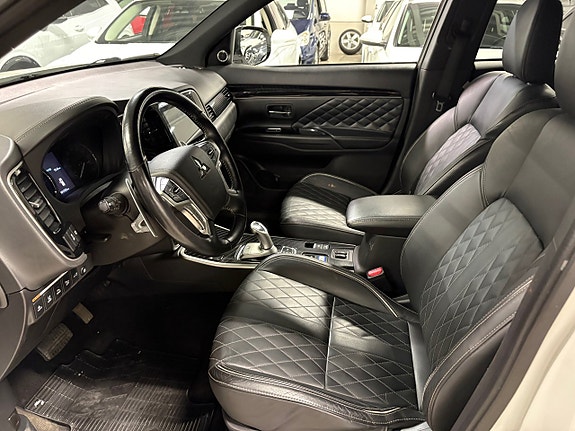 Mitsubishi Outlander 4 of 5