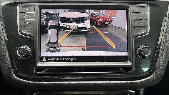 Volkswagen Tiguan 16 of 26