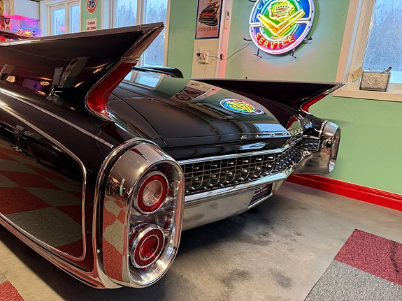 Cadillac Eldorado Biarritz 2 of 28