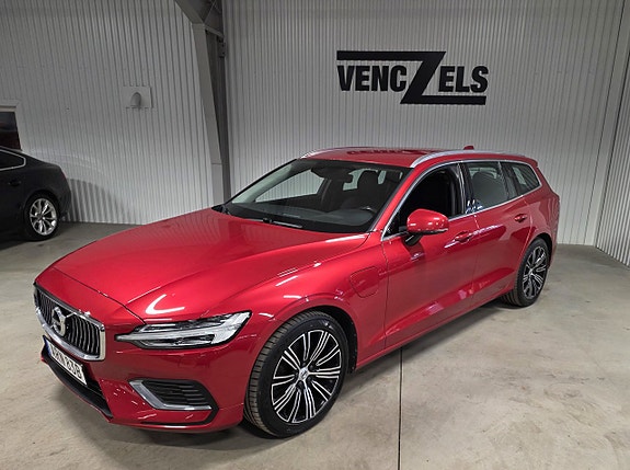 Begagnad bil till salu: Volvo V60 - 2021 - Röd - 340 Hk - Kombi | BLOCKET