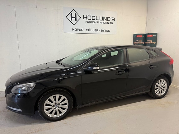 Volvo V40 2 of 5