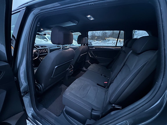 Volkswagen Tiguan Allspace 12 of 29