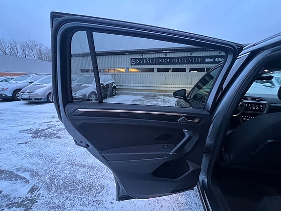 Volkswagen Tiguan Allspace 13 of 29
