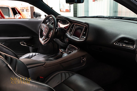 Dodge Challenger 5 of 5