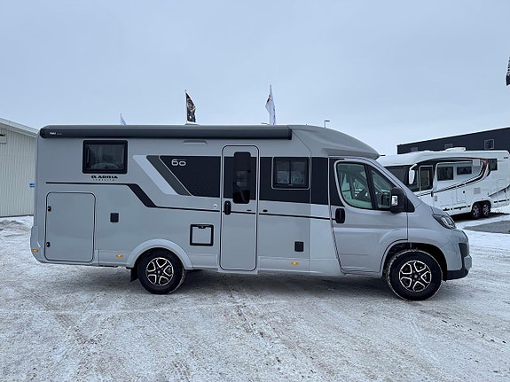 Adria COMPACT DL 60Y - Fiat MultiJet3 140HP (103kW) 35L 2 of 15