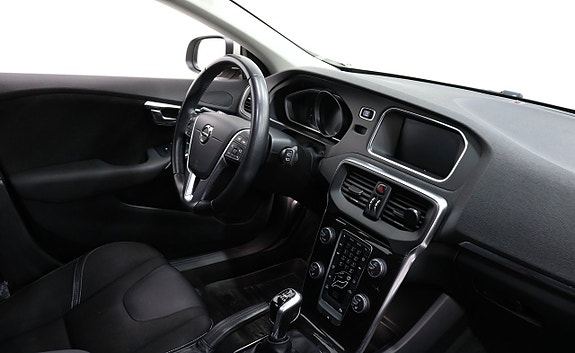 Volvo V40 7 of 17