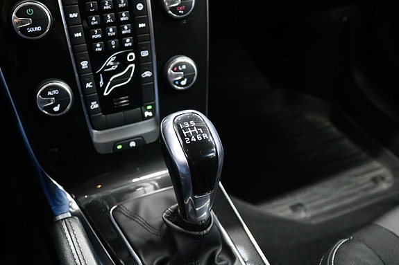 Volvo V40 16 of 17