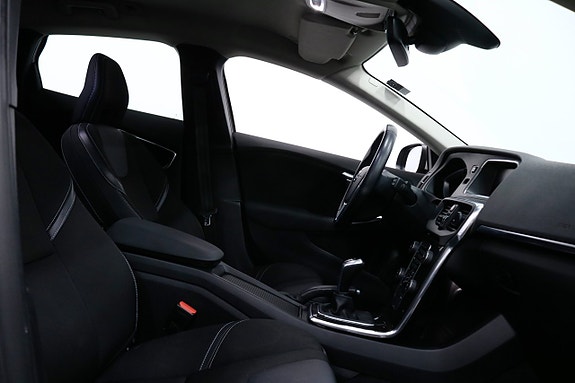 Volvo V40 8 of 17