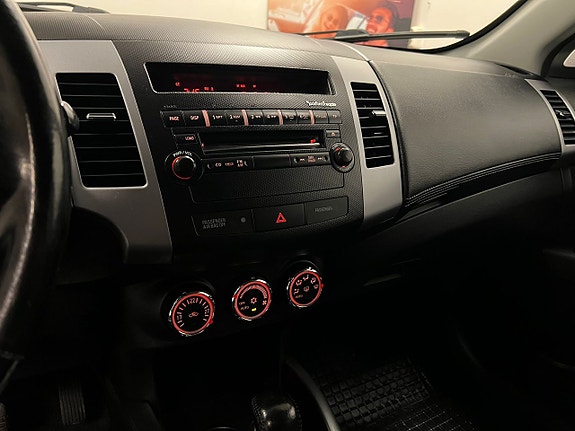 Mitsubishi Outlander 20 of 27