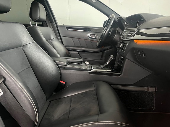 Mercedes-Benz E220 13 of 25