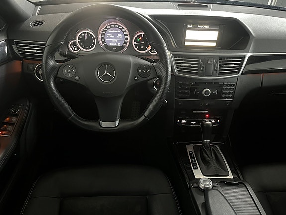 Mercedes-Benz E220 15 of 25