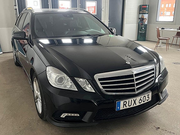 Mercedes-Benz E220 5 of 5