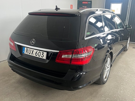 Mercedes-Benz E220 8 of 25