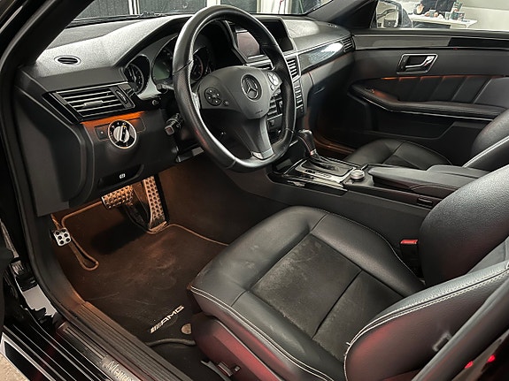 Mercedes-Benz E220 14 of 25