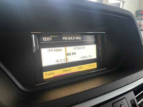 Mercedes-Benz E220 20 of 25