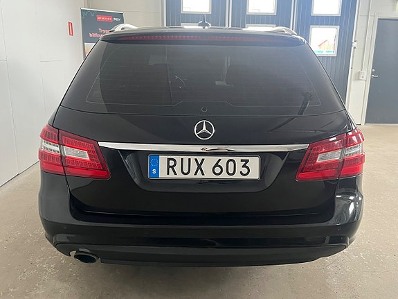 Mercedes-Benz E220 9 of 25