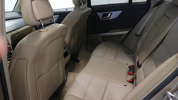 Mercedes-Benz GLK350 d 11 of 26