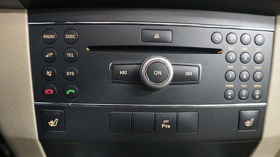 Mercedes-Benz GLK350 d 20 of 26