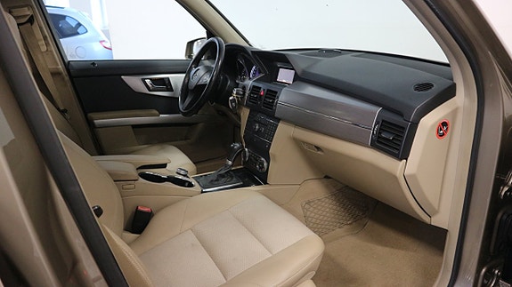Mercedes-Benz GLK350 d 10 of 26