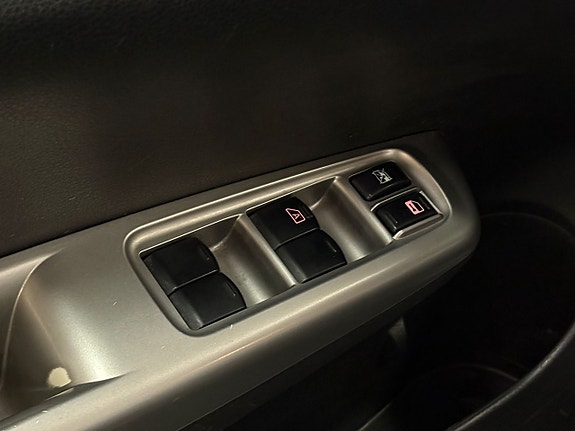 Subaru Impreza 14 of 15